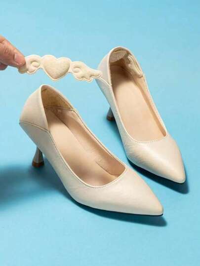 2 pièces Autocollants anti-frottement en forme d'aile et de cœur pour talons hauts pour femmes, escarpins, baskets pour hommes, convient pour le port quotidien en été, avec coussinets adhésifs pour talons, renforcés, peut ajuster les chaussures trop grandes, antidérapant, comprenant des autocollants de talon en forme de papillon non glissants, des coussinets de talon souples et respirants en forme d'aile, un réducteur de taille invisible pour talons hauts, des coussinets d'absorption de la transpiration pour les talons