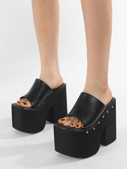 Gdgydh Sandálias femininas de salto grosso e sola grossa, estilo europeu e americano, chinelos clássicos, plataforma, sandálias pretas para áreas externas, salto alto com rebites, estilo slip-on