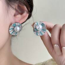 Aretes de perla con diseño retro francés de abeja e insecto: Joyería vintage elegante para mujeres con estilo