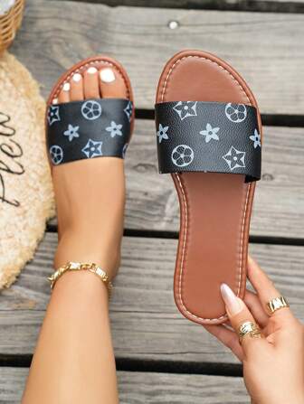 New Fashionable H-Shaped Women Slippers, Casual Style, Roman Style Slip-On Sandals, Comfortable Black, Beige And Brown Colors, Low Heel And Embossed Pattern, Influencer Recommended, Desert Keys French High-End Feel Flat Slippers With Sequins And Thick Soles, Beach Shoes, Perfectly Matching The New Fairy Style Slip-On Slippers, Suitable For Dates, Indoor And Outdoor Use, With Deodorizing And Non-Slip Function, Crocodile Pattern Slippers, With Metal Decoration And Flat Sole, Slip-On Summer Fashion Sandals