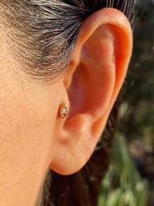 1 件迷你电镀 14k 金眼形内螺纹唇钉，防过敏 925 纯银 CZ 耳钉，男女日常佩戴（1 件） - 鏤空眼睛耳環(隻) - 查看 1