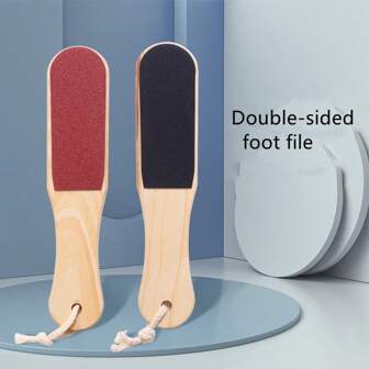 Outil de pédicure de haute qualité pour éliminer les callosités des pieds, avec un côté lisse, manche en bois, pour les hommes et les femmes