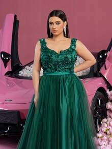 Faeriesty Luxe Plus ELegant Floral Applique Bodice Contrast Mesh Hem Formal Prom Evening Dress - Dark Green - View 4