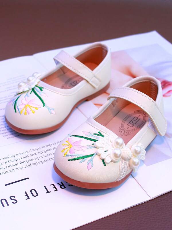 1 Pair Girls Chinese Style Leather Square Toe Shoes, Spring/Autumn New Anti-Slip Comfortable Soft Bottom Round Toe Flats For Little Girls