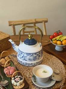 1 ấm đun nước tráng men họa tiết bướm và hoa trên nền trắng, có thể đun nóng trực tiếp quanh năm, dùng làm ấm đun nước, ấm trà, ấm cà phê, ấm rang trà trên bếp, ấm trà chiều, cũng như làm quà tặng cho bạn bè và gia đình vào các dịp lễ và sinh nhật. - Nhiều màu - Xem 8