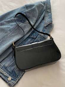 A New Retro Fashion Underarm Bag For Fall And Winter Season, Hardware Belt Buckle Decoration, Flap Opening, Adjustable Shoulder Strap, Small Capacity, Lightweight Extremely Simple Shoulder Bag. Suitable For Women's Daily L