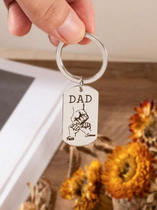 Personalized Family Keychain.Custom Kid Name Keyring.Daddy Fist Bump Keychain.Father's Day Gifts.Gift For Dad,Husband