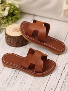1 Pair Plus Size Brown Toddler Girls Flat Sandals, Solid Color Comfortable PU Adjustable Strap Round Toe Non-Slip Fashion Cute Indoor Slippers Suitable For 3-15 Years Old Students Daily Casual Party Travel Vacation Outdoor Wear, Summer New 2025 - View 7
