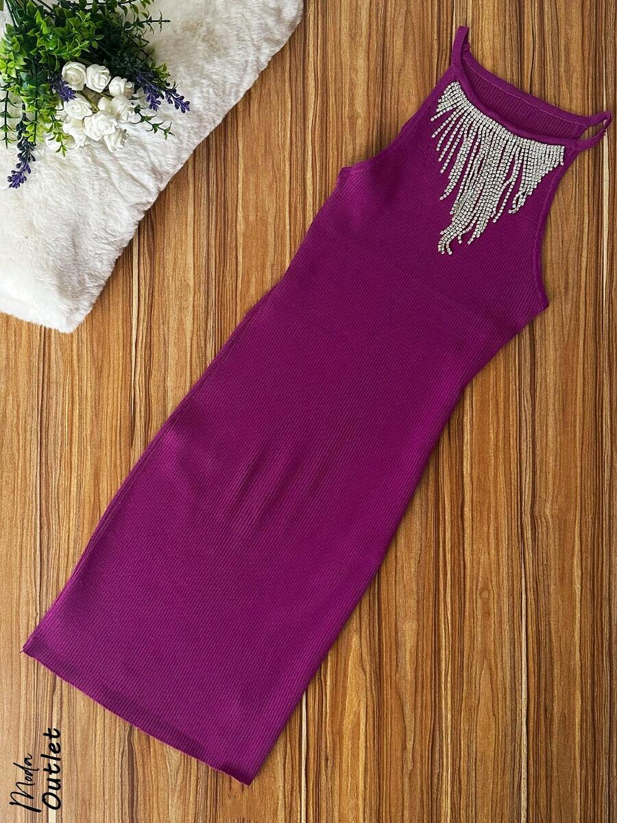 Vestido ajustado de tirantes para mujer, elegante y casual, sin mangas, silueta ajustada, cuello redondo con elegante pedrería artificial en flecos. Tela tipo canalé de poliéster y elastano, apto para temporadas de verano y primavera. Muy cómodo, ligero y agradable con tu piel, ideal para tus ocasiones especiales. Diseño corto. - Lila Púrpura - Ver 1