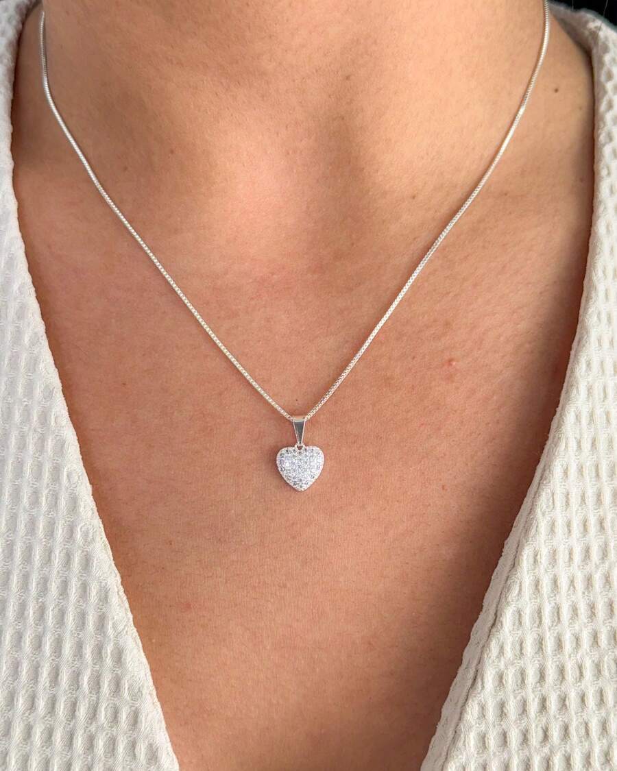 The Heart-Shaped Pendant Necklace Inlaid With Zirconia Is The First Choice For Elegant And Tasteful Women. The Surface Is Plated With 925 Silver To Prevent Allergies. - 銀色 - 查看 1