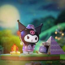 Miniso TOP TOY Figuras de la Familia Sanrio Camping Buddies en caja ciega, tema de camping, con ricos accesorios, ideal como adornos de escritorio, regalo de cumpleaños perfecto (1 pieza, entrega al azar)