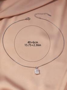 1 件女士简约方形立方氧化锆吊坠项链，优雅高端锁骨链