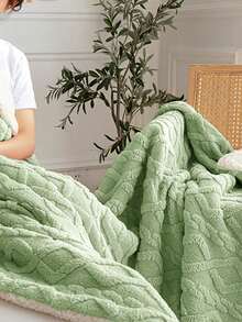 1pc Polyester Sherpa Double Layer Blanket, Solid Color Wavy Pattern Double Layer Blanket, Suitable For All Seasons, Skin-Friendly Warm And Soft, Machine Washable, Simple And Fashionable Bed Blanket, Applicable To Bedroom, Sofa, Office, Sofa Bed - Green - View 7