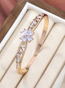 Luxurious High Quality Shinny Bling Bling Zirconia Flower With Irregular Leaf Girl Bracelet For Party Gift