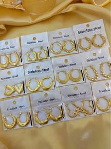 12 nuevos pendientes con baño de oro de 18K, en diversas formas y geometrías, múltiples estilos y personalidades. Los pendientes tipo ear studs son el mejor regalo para damas para dar a sus amigas y familia.