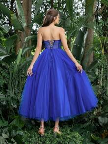 Vestidos de graduación Faeriesty con escote sin tirantes, frente fruncido, Body transparente y falda de tul. Vestido de graduación y fiesta perfecto para volver al colegio, reuniones, bailes y eventos de cóctel - azul real - Ver 2