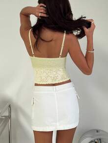 女士夏季纯色浅黄色蕾丝弹力极简性感透视蕾丝边吊带背心，适合音乐节、演唱会、派对等场合，也是年轻女孩日常/海滩/度假/通勤的理想选择。 - 黃色 - 查看 5