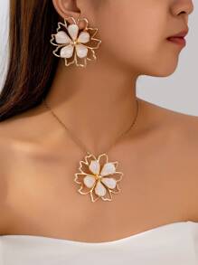 1 Set schöner, eleganter Blumen-Halskette und Ohrringe, modisches Blumen-Schmuckset für den täglichen Gebrauch, Urlaub
