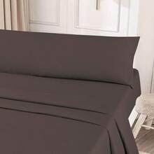 Conjunto de sábanas de color sólido de tres piezas, cómodo, suave y skin-friendly para un sueño tranquilo, disponible en múltiples tamaños.