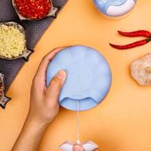 1pc Multi-Functional Kitchen Hand-Pull Garlic Grinder Seasoning Mixer, Meat Chopper, Kitchen Utensil