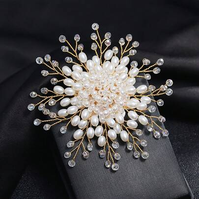 1 件复古优雅仿珍珠花女士手工胸针，用于装饰连衣裙、西装、夹克，适合婚礼、派对和特殊场合学校办公室配饰衬衫珠宝圣诞节万圣节衣服别针有趣可爱的教师礼物服装配饰包饰