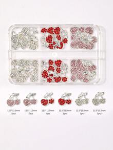 6格盒装，内含24件3D红樱桃美甲装饰，DIY合金水钻美甲配件，情人节礼物，送给朋友和女朋友的礼物，化妆和造型用品，适用于提升女性指甲魅力，美甲用品，美甲师必备的美甲用品。指甲饰物 指甲宝石