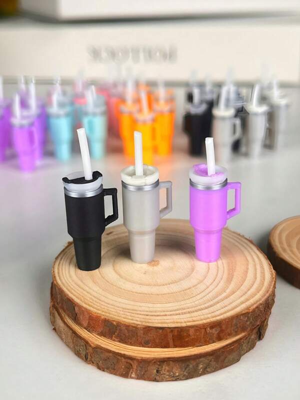 Assorted Color Realistic Mini Straw Water Cup , Dollhouse Accessory Car Cup, Miniature Scene Model Decoration