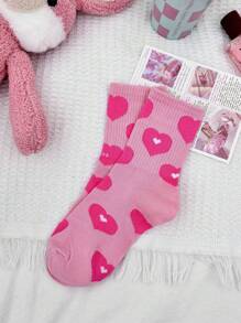5 Pares Aleatórios de Meias Tripulação Fashionistas Respiráveis para Mulheres com Estampas de Coração e Morango, Adequadas para Primavera, Outono e Inverno
