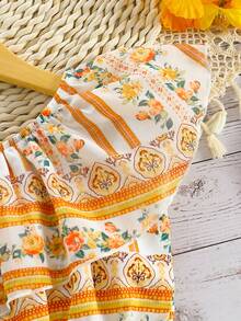 年轻女孩休闲花卉印花不对称下摆露肩荷叶边衬衫和裙子套装，夏季 - 黃色 - 查看 5