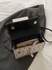 时尚简约樱桃图案女士腋下斜挎包，适合购物、钱包、逛街、年轻女性、大学生、新人、白领。非常适合办公室、大学、工作、商务、通勤、户外活动、旅行和短途旅行。