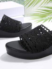 女士优雅厚底凉鞋 - 6.6 厘米透气 TPR 鞋底，露趾系带设计，全天舒适 - 夏季休闲专业黑色凉鞋，舒适鞋子，耐用鞋底结构