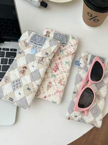 1Pc Cute Heart& Bear Pattern Quilting Glasses Bag ,Travel Glass Pouch ,Girls Glasses Storage Box, Sunglasses Accessories Featuring A Cute Print Style, Cartoon Design, And A Girlish Heart Pattern, Perfectly Protecting Sunglasses And Making It A Great Gift For Summer Vacation ,Journey