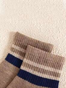 7 Pairs Women Vintage Striped Socks, Contrast Color Elastic Cuff, Breathable & Absorbent, Suitable For Casual And Office Wear