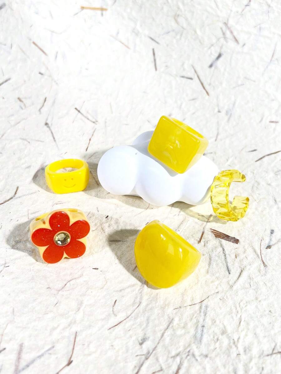 5pcs Egg Yolk Color Shiny Geometric Square Resin Rings Set, Fresh & Simple Beach Style Vacation Accessories, Suitable For Daily Wear, Party, Travel, Holiday, Gift For Friends - 5-pack - View 1