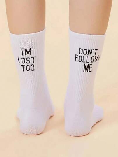 1 paire de chaussettes mi-mollet unisexes imprimées de lettres noires et blanches, chaussettes de sport, mode créative polyvalente pour un port quotidien, automne