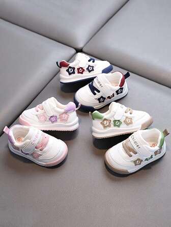 春秋季幼儿运动鞋采用钩环设计，透气网眼鞋面，柔软防滑鞋底，适合 0-4 岁男孩和女孩轻松穿脱，适合日常穿着和散步