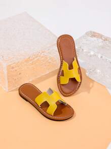 Um Par de Novas Chinelas de Verão para Crianças, Combinação de Cores, Chinelas para Crianças, Sandálias de Sola Macia de Moda para Meninas Pequenas no Verão, Sapatos de Princesa Casuais para Meninas, Sapatos de Praia Antiderrapantes, Adequados para Uso Interno e Externo, Adequados para Meninos Pequenos