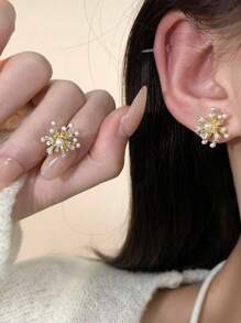 1 Pair Stylish Luxury Crystal & Faux Pearl Flower & Star Firework Stud Earrings, Suitable For Women Everyday Wear Jewelry