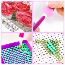 DIY Diamantkunst Entspannende Katze Luxuriöses Bad mit Kerzen und Blumen Diamantmalerei Kreative Kunst Entspannung Hochwertige DIY-Set Vollrunde Diamant-Stickerei Wohndekoration