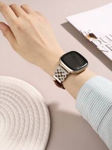 Correa con nudo celta compatible con Fitbit Versa 4/Versa 3/Sense 2/Sense - Accesorio de repuesto de lujo premium - Correa de reloj delgada, transpirable y cómoda para mujer - Elegante y de moda en múltiples colores - Perfecta para negocios/oficina/citas/boda/fiesta/uso diario - Mejor regalo para ella
