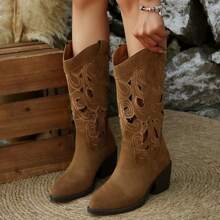 Bottes de style gothique occidental avec broderie évidée, tige longue évidée à bout pointu, bottes d'équitation rétro à découpe en v