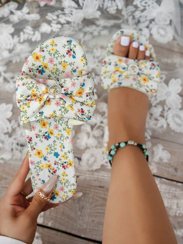 1pc Colorful Floral Themed Women's Flat Casual Outdoor Comfortable Slippers With Butterfly Rhinestone Decor, Fashion Ladies Sandals