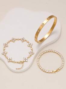 Brazalete minimalista y elegante de acero inoxidable con trébol de cuatro hojas de CZ, adecuado para el uso diario de las mujeres en todas las estaciones