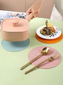 1/5/10pcs Honeycomb Silicone Placemats, Non-Slip Pads, Pot Holders, Table Mats, Heat Insulation Coasters, Multi-Function Round Heatproof Silicone Mats, Cup Coasters, Hot Pot Holders, Kitchen & Dining Accessories, Picnic Blankets