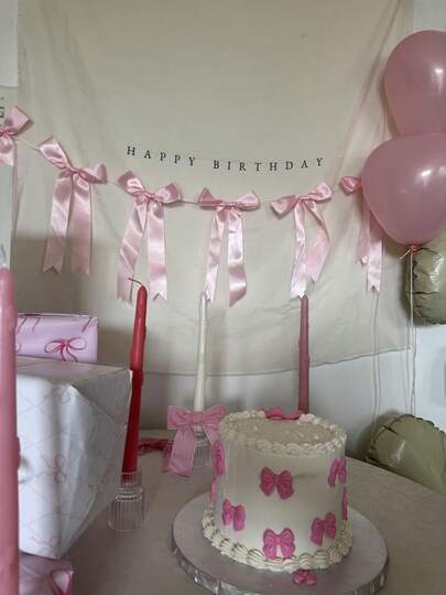 2米粉色蝴蝶结花环，含8个蝴蝶结，适合生日、单身派对、新娘送礼会、婚礼、订婚、迎婴派对、毕业典礼、周年纪念等装饰