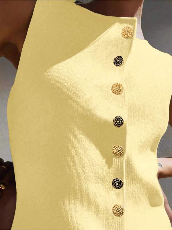 Plus-Size Women's Vintage Chic Fashionable Elegant Metal Button Front Solid Color Sleeveless Round Crew Neck Business Work Sweater Vest