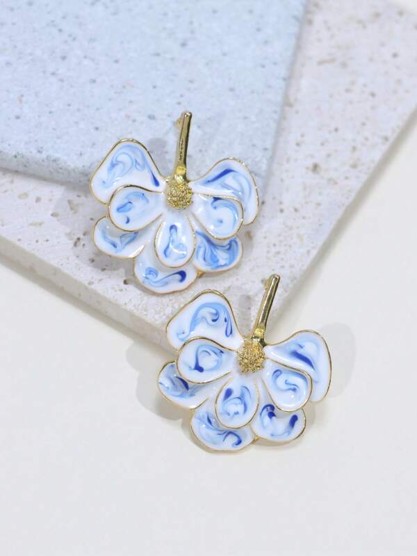 2 piezas de aretes florales con diseño de esmalte de porcelana azul y blanco en estilo retro con goteo de aceite, aros de flores de moda para mujeres