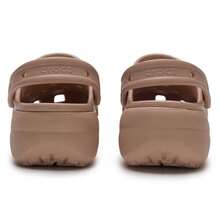 Crocs 女士经典云朵凉鞋，舒适休闲日常运动拖鞋，款式 206750-7AF