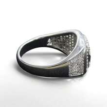 Anillo de hombre estilo europeo y de Oriente Medio Hip-Hop con letra "BOSS" de circonita cúbica cuadrada