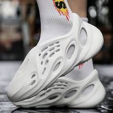 Men Women Clogs Foam Runners Hollow Sandals Foam Runner Shoes Slip-On Walking Platform Lightweight Cloud Slides Non-Slip Soft Runner Sandals Breathable Arch Support Sandals Breathable Non-Slip Beach Shoes Casual Fashion Sports Sandals One Pair - 白色 - 查看 9